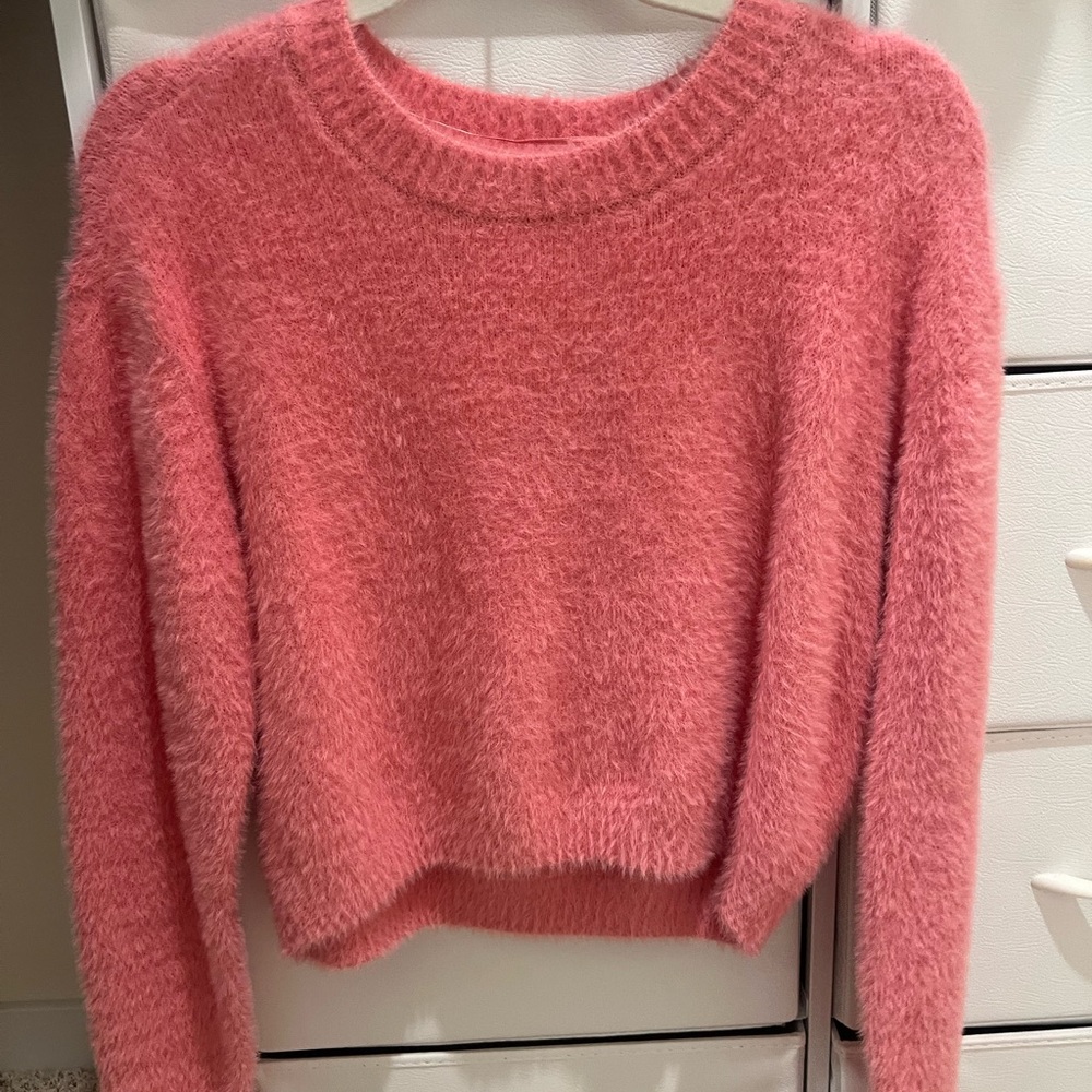 Kendall & Kylie NWT Never Worn Pink Soft Fuzzy Sweater Size XS